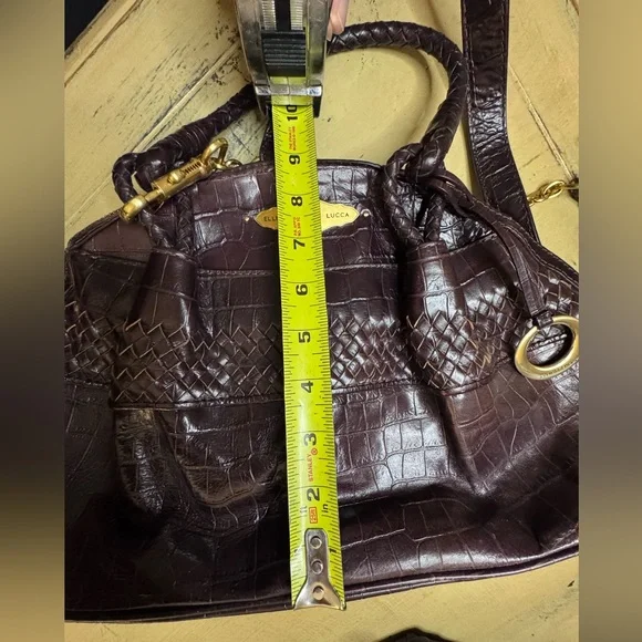 Elegant Brown Leather Handbag - Picture 13 of 13